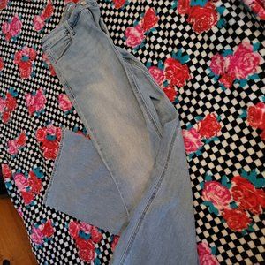 OLD NAVY Flare legged jeans HIGH RISE size 6